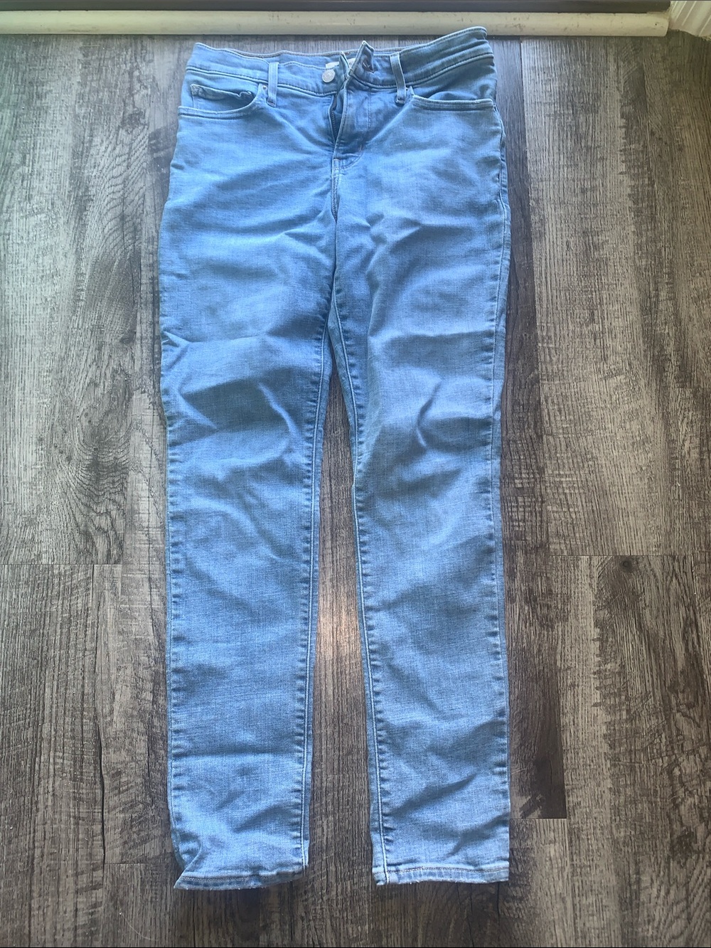 Levi Shaping Skinny Jeans - Women’s size 27
